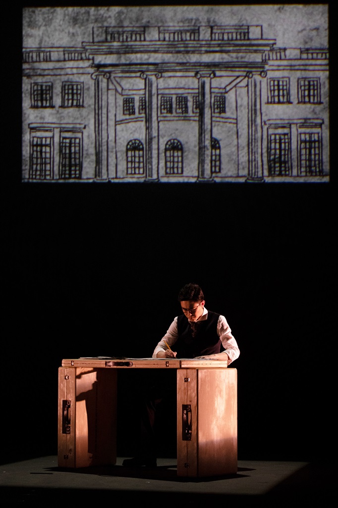 话剧《邬达克》剧照