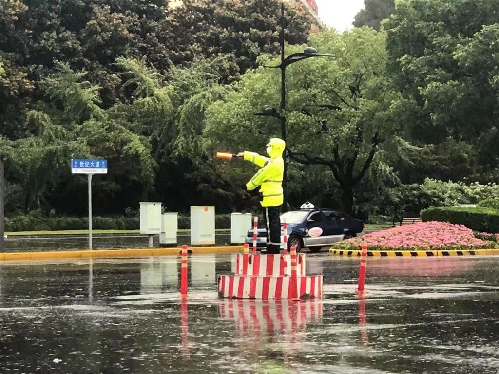 
首都医科大学附属阜外医院黄牛代挂号电话票贩子号贩子网上预约挂号,住院检查加快,“速冻式”降温袭来！驾驶员开车时注意这六点