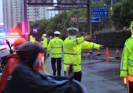 
杭州市儿童医院黄牛代挂号电话票贩子号贩子网上预约挂号,住院检查加快,气温骤降，浦东交警采取有效措施加强交通疏导