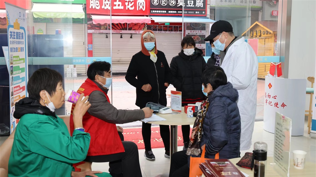 
北京大学人民医院黄牛代挂号电话票贩子号贩子网上预约挂号,住院检查加快,一碗好粥暖了“小哥”心！商圈里的党群服务站真情关爱新就业群体