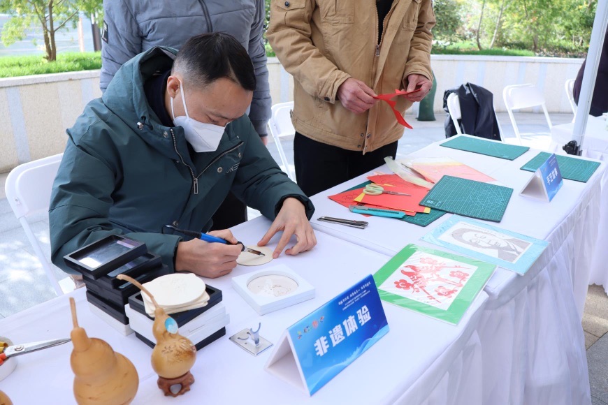 
回龙观医院黄牛代挂号电话票贩子号贩子网上预约挂号,住院检查加快,普陀区志愿服务季系列活动暨“半马苏河”文明实践带启动