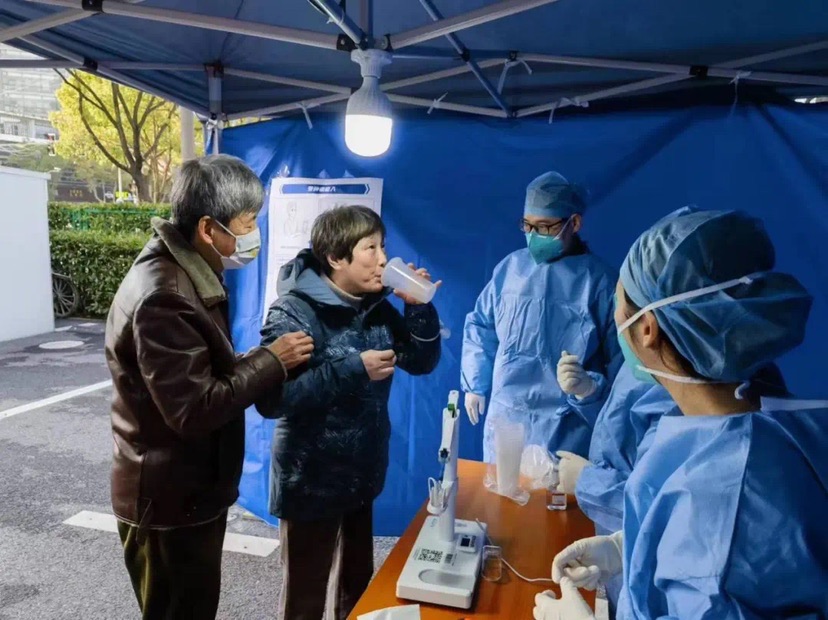 
上海各大医院黄牛代挂号电话票贩子号贩子网上预约挂号,住院检查加快,打疫苗像喝奶茶？这个街道吸入式疫苗接种受到老年群体欢迎