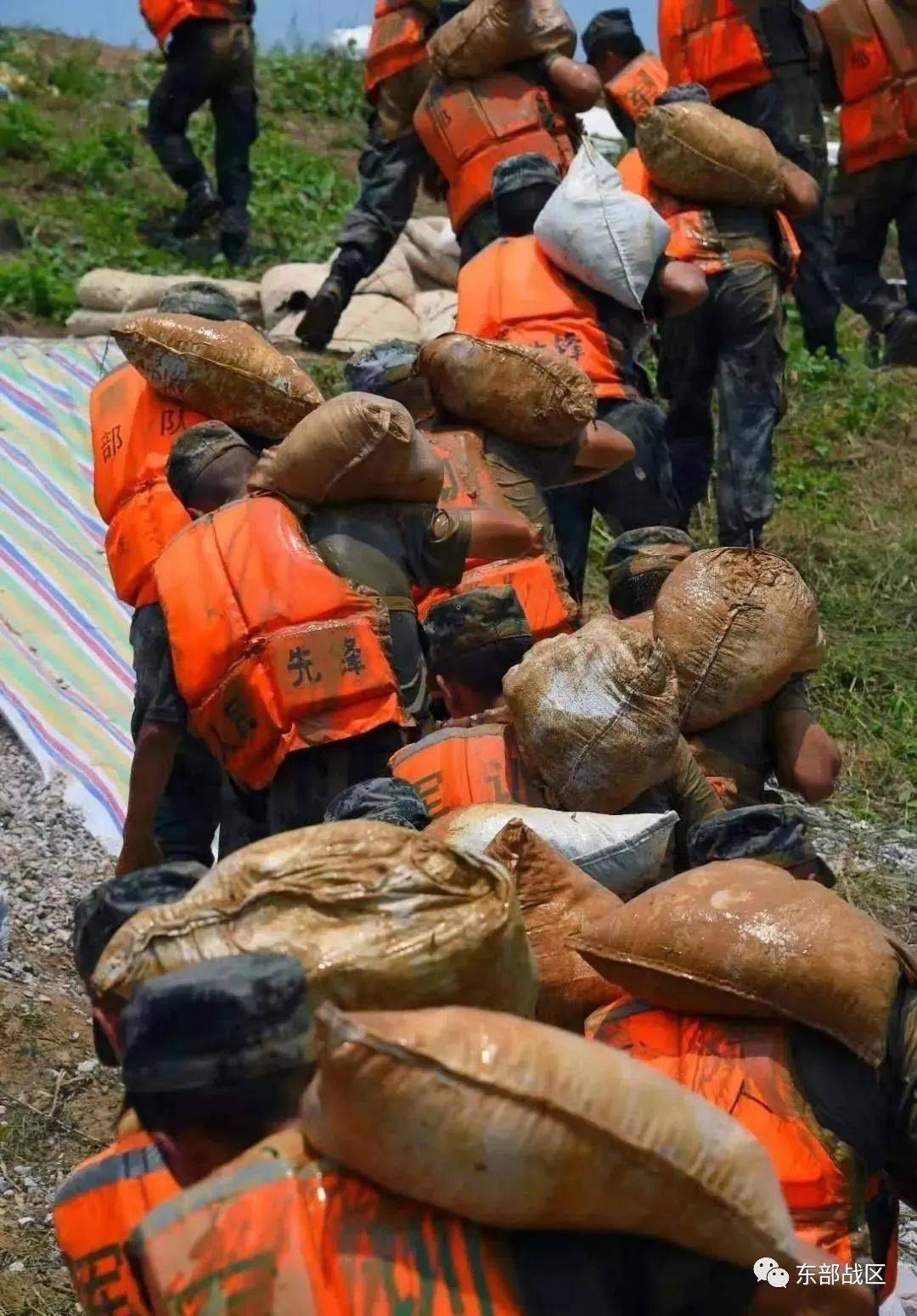 
东部战区总医院黄牛代挂号电话票贩子号贩子网上预约挂号,住院检查加快,2023，有人民子弟兵守护，请放心！