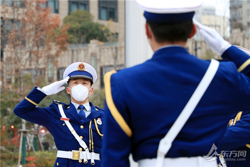 
南京眼科医院黄牛代挂号电话票贩子号贩子网上预约挂号,住院检查加快,一大广场国旗护卫队成立一周年 元旦清晨五星红旗冉冉升起