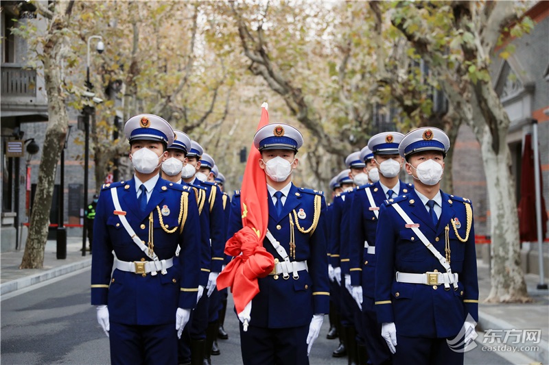 
南京眼科医院黄牛代挂号电话票贩子号贩子网上预约挂号,住院检查加快,一大广场国旗护卫队成立一周年 元旦清晨五星红旗冉冉升起