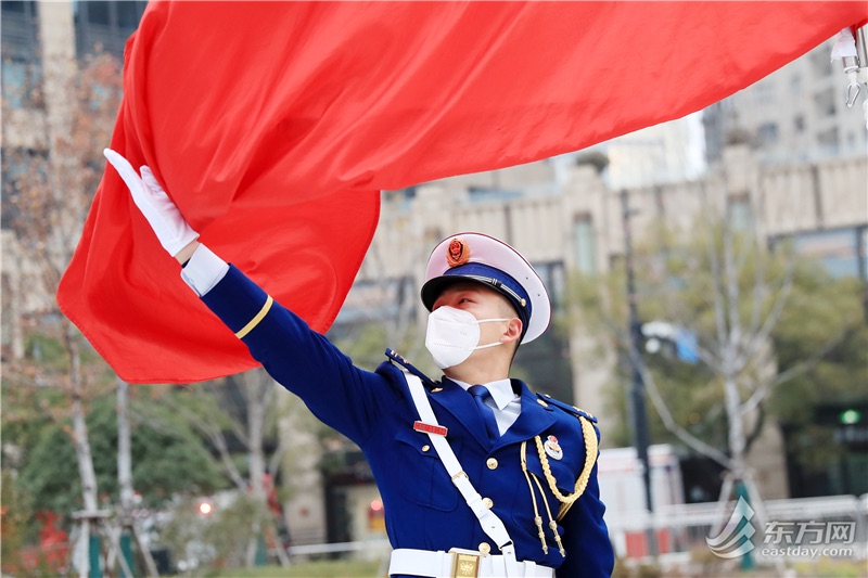 
南京眼科医院黄牛代挂号电话票贩子号贩子网上预约挂号,住院检查加快,一大广场国旗护卫队成立一周年 元旦清晨五星红旗冉冉升起