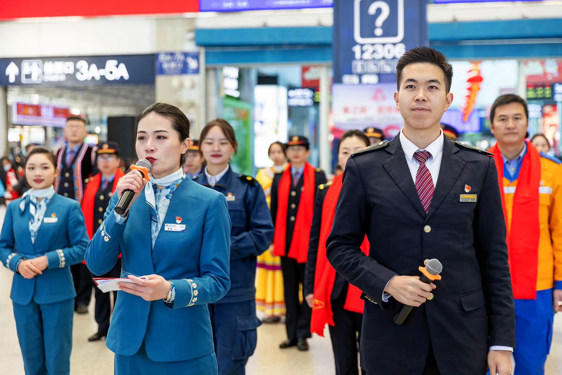 昆明铁路局:春运预计发送旅客740万人,部分列车票价打折