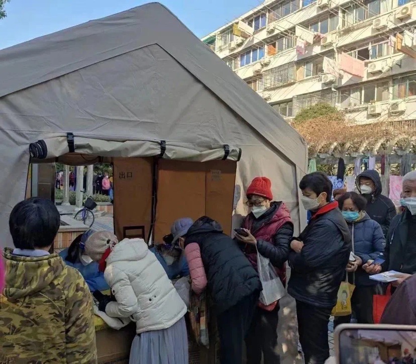 
江苏省人民医院黄牛代挂号电话票贩子号贩子网上预约挂号,住院检查加快,化身居民的“配药员”“咨询员”，高境镇把便民服务送到居民身边