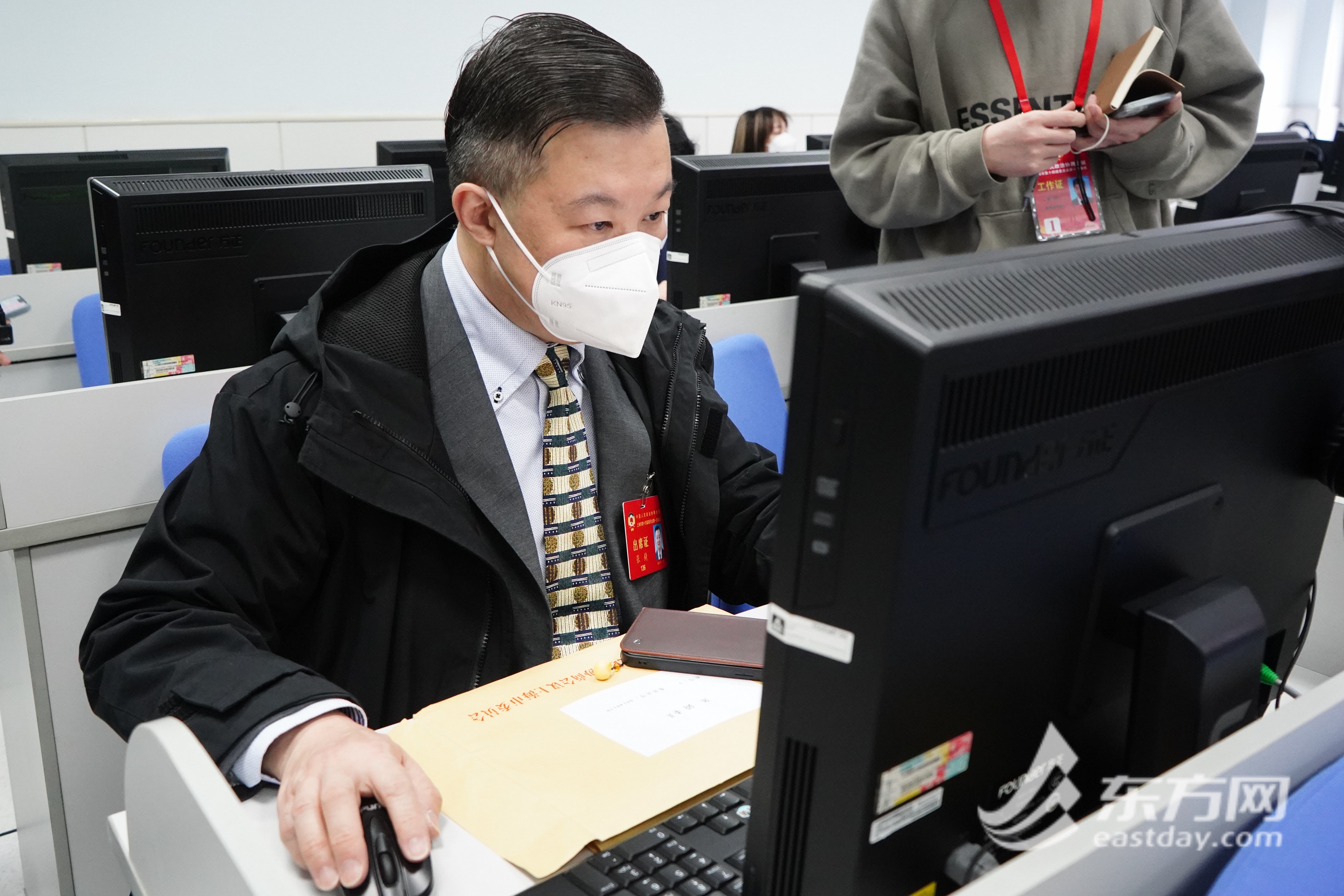 
长沙各大医院黄牛代挂号电话票贩子号贩子网上预约挂号,住院检查加快,“云端”意见咨询效率几何？有委员发问后当即收到部门打call