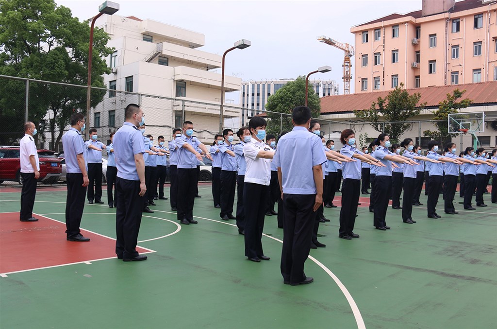 
北京儿研所黄牛代挂号电话票贩子号贩子网上预约挂号,住院检查加快,虹桥边检站多措并举助推队伍正规化建设 民警们的感言“亮了”