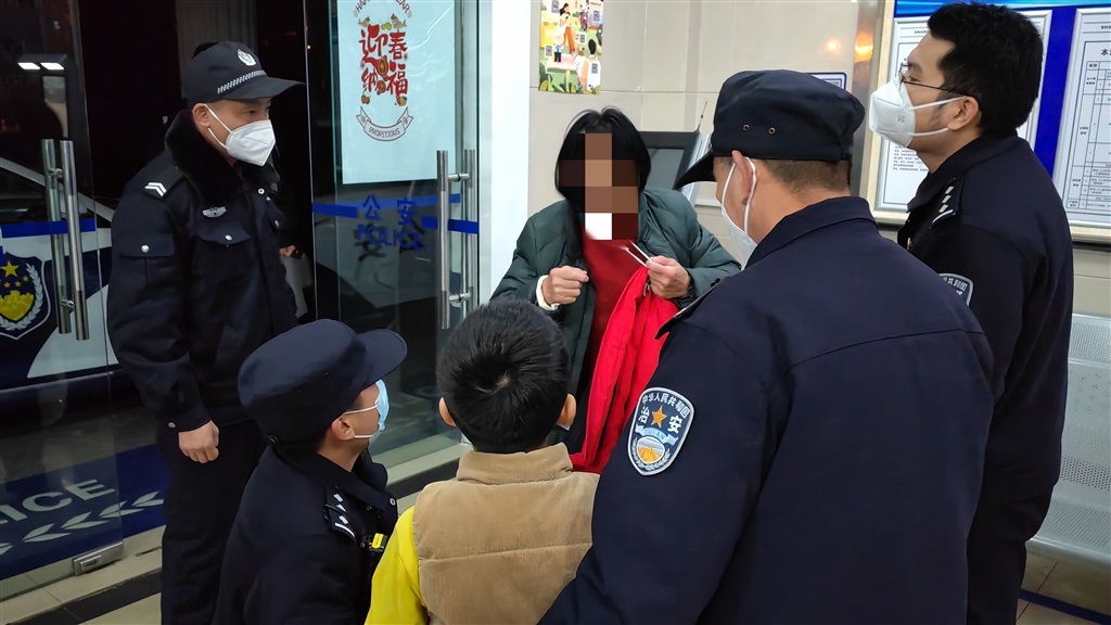 
首都医科大学附属北京妇产医院黄牛代挂号电话票贩子号贩子网上预约挂号,住院检查加快,他们有了团圆年！松江警方1月来寻回失踪、走失、出走人员10余人