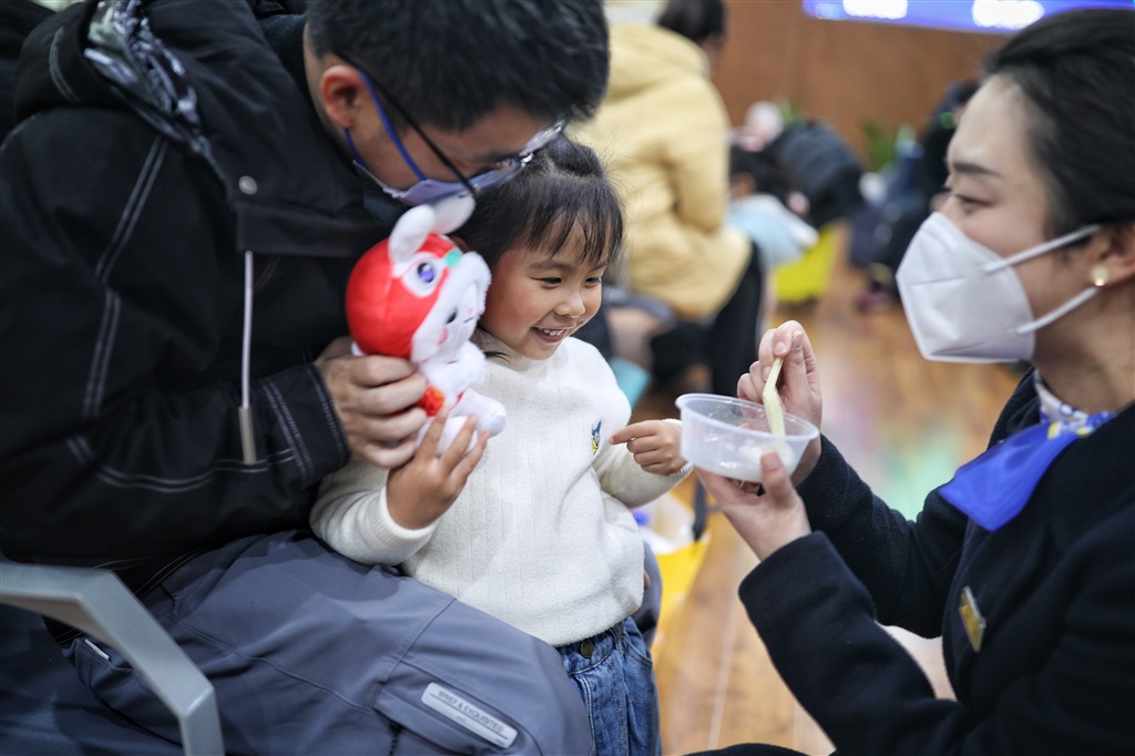 
长春吉大一院黄牛代挂号电话票贩子号贩子网上预约挂号,住院检查加快,铁路上海站上午短途客流集中，长三角较前几日高峰期有所回落