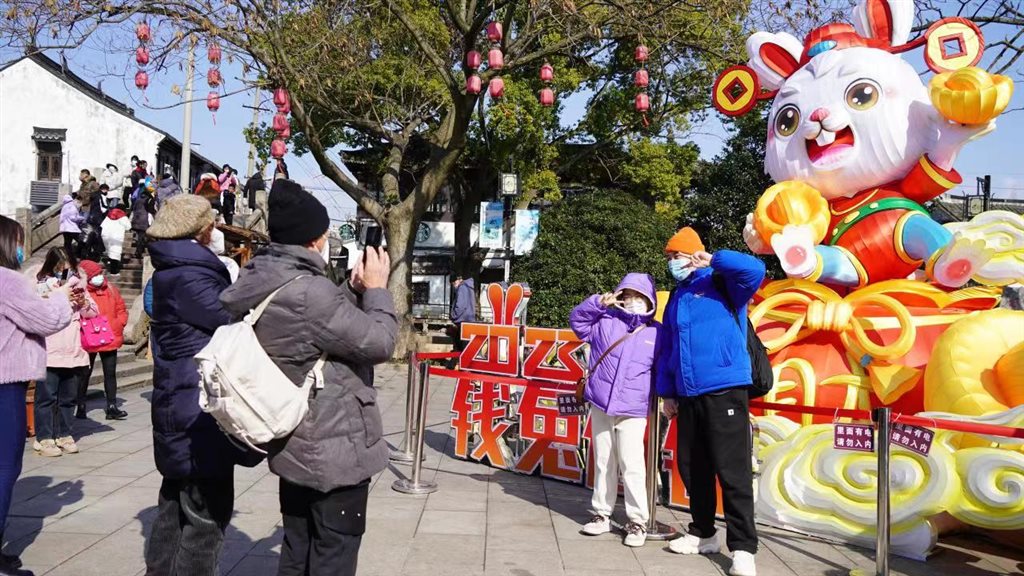 
北京积水潭医院黄牛代挂号电话票贩子号贩子网上预约挂号,住院检查加快,沪郊枫泾古镇新春假期人气旺：单日接客近1.6万人次，同比增长64%