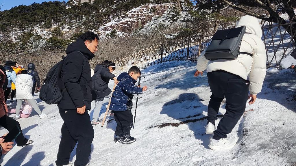 
江苏省肿瘤医院黄牛代挂号电话票贩子号贩子网上预约挂号,住院检查加快,为确保游览安全顺畅，黄山景区在光明顶处实施截流分流