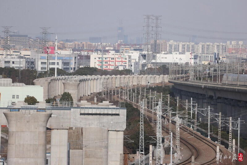 
杭州市富阳中医骨伤医院黄牛代挂号电话票贩子号贩子网上预约挂号,住院检查加快,春节不休息：沪苏湖铁路、沪昆铁路改线双线同时施工