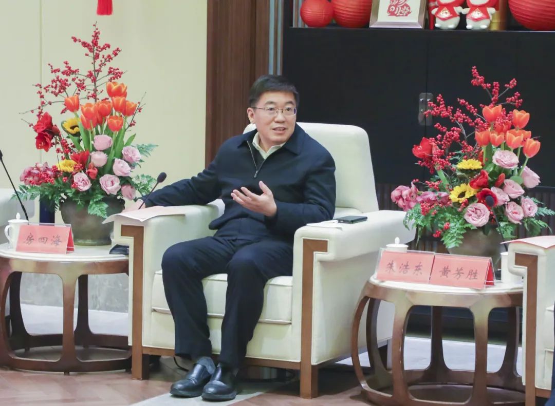 春节不忘谋成长！正月初三，安徽池州市市长朱浩东与11位返乡企业家座谈