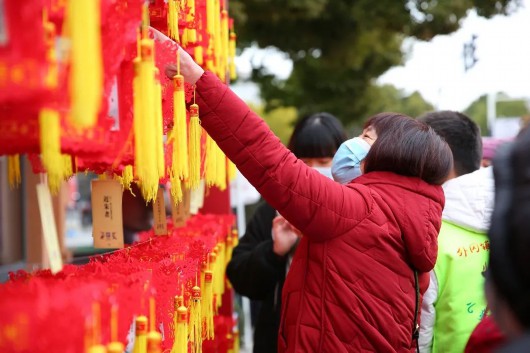 
北大第一医院黄牛代挂号电话票贩子号贩子网上预约挂号,住院检查加快,沉甸甸的新春“大礼包”！2023年嘉定区文化科技卫生“三下乡”启动