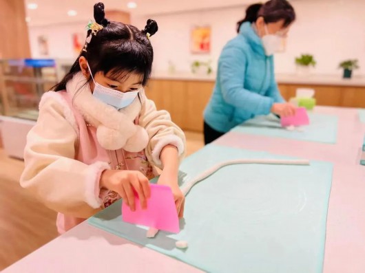 
首都医科大学附宣武医院黄牛代挂号电话票贩子号贩子网上预约挂号,住院检查加快,点亮新年心愿！他们邻里融融闹元宵｜我们的节日·元宵