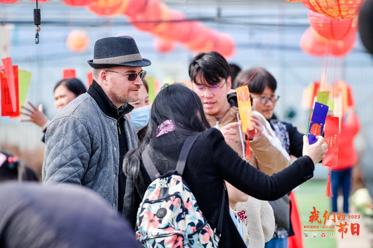 
成都华西医院黄牛代挂号电话票贩子号贩子网上预约挂号,住院检查加快,猜灯谜、包汤圆、做灯笼5个国家18个家庭齐聚闵行华漕“闹元宵”