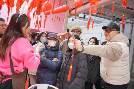 
天津血液研究所黄牛代挂号电话票贩子号贩子网上预约挂号,住院检查加快,从春节到元宵，“阿拉八号桥”就是这么有年味儿！