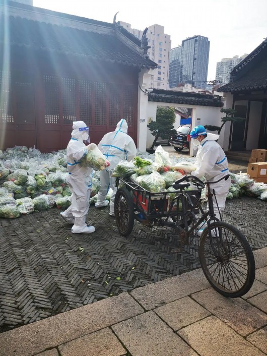 
上海第十人民医院黄牛代挂号电话票贩子号贩子网上预约挂号,住院检查加快,曾累倒在老城厢里的他，如今“活跃”在高档社区！但不变的是……