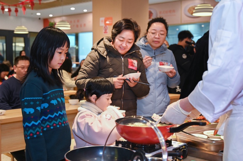 
长沙各大医院黄牛代挂号电话票贩子号贩子网上预约挂号,住院检查加快,元宵“食”刻乐在其中 2023年徐家汇街道“生活盒子”元宵喜乐会