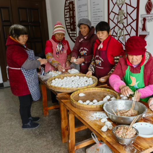 
江苏省中西医结合医院黄牛代挂号电话票贩子号贩子网上预约挂号,住院检查加快,瑞兔送福闹元宵，西渡市民朋友们其乐融融庆团圆！