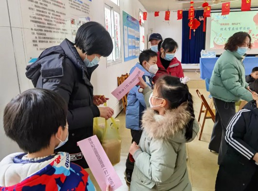 
上海龙华医院黄牛代挂号电话票贩子号贩子网上预约挂号,住院检查加快,吃汤圆、扎花灯、猜灯谜……宝山各社区“花式”闹元宵