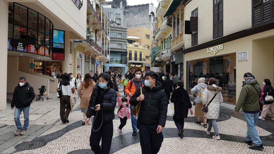 
广州中山眼科医院黄牛代挂号电话票贩子号贩子网上预约挂号,住院检查加快,上海4个出境旅游团启程，业内人士解释为何今日的出发团不是很多