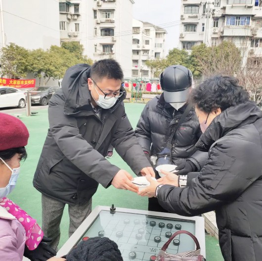 
天津眼科医院黄牛代挂号电话票贩子号贩子网上预约挂号,住院检查加快,大家一起吃元宵！共享“甜蜜”生活