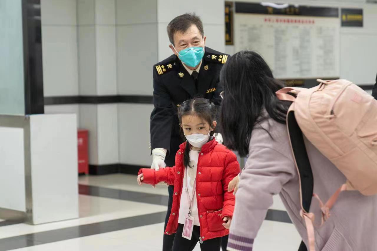 
北大第一医院黄牛代挂号电话票贩子号贩子网上预约挂号,住院检查加快,“内地与港澳人员往来全面恢复”的词条，成了网友们的“许愿墙”