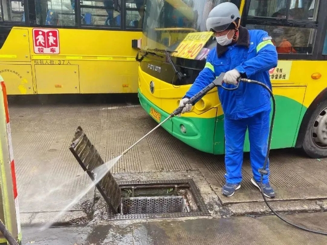 
北京宣武医院黄牛代挂号电话票贩子号贩子网上预约挂号,住院检查加快,宝山环卫清掏雨水口 让城市道路排水更通畅