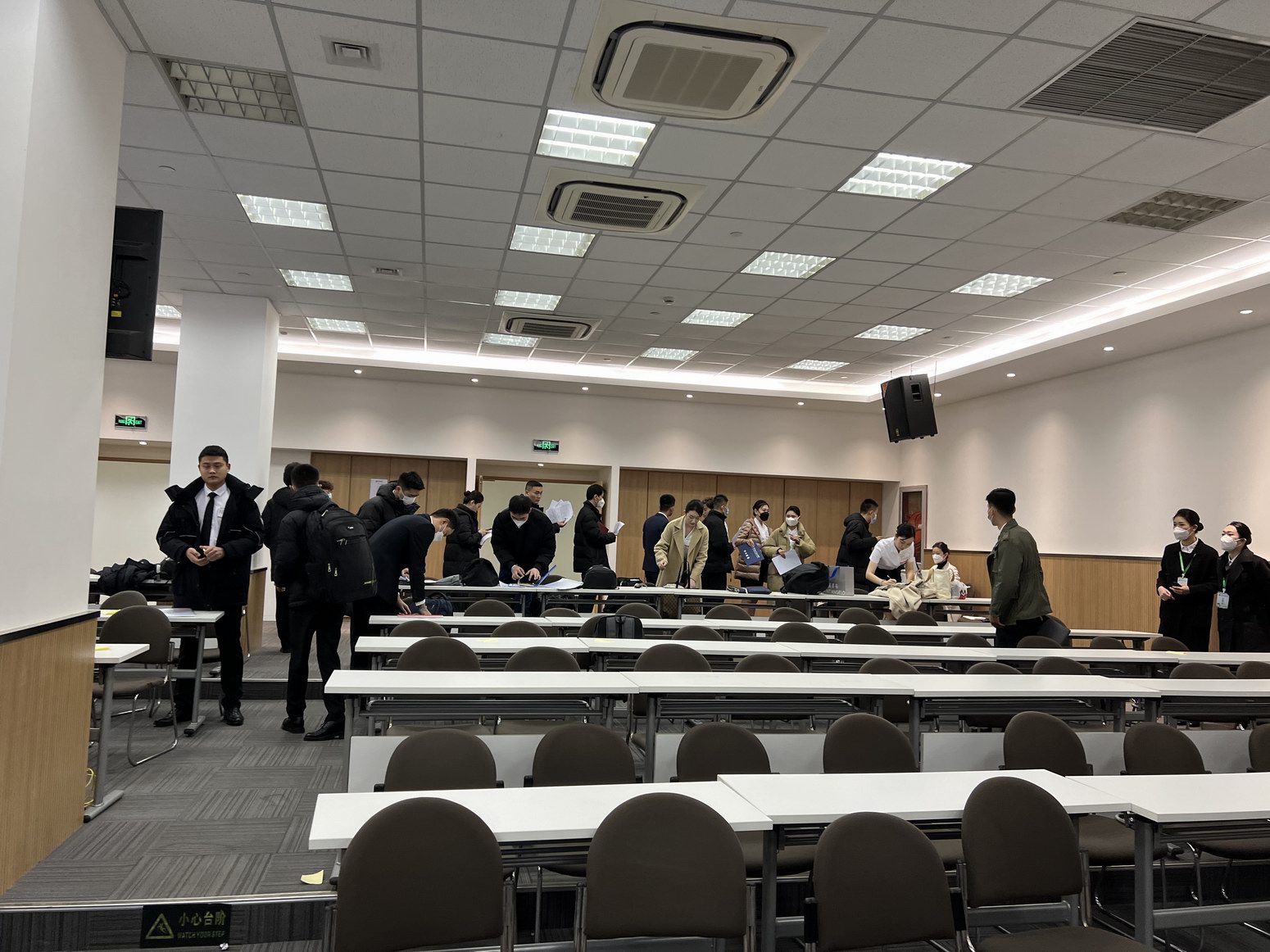 
南京眼科医院黄牛代挂号电话票贩子号贩子网上预约挂号,住院检查加快,时隔3年国内航司首次大规模线下招聘，乘务员月薪基本过万