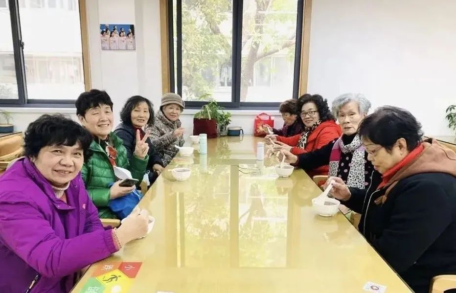 
杭州市妇幼保健院黄牛代挂号电话票贩子号贩子网上预约挂号,住院检查加快,上海长宁仙霞新村街道推出老年人日托服务：2小时内免费看护