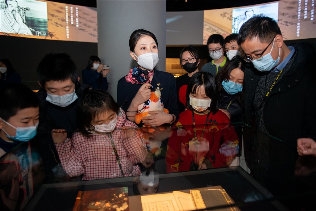 
首都医科大学附属北京朝阳医院黄牛代挂号电话票贩子号贩子网上预约挂号,住院检查加快,上图·东航“凌燕”志愿日正式开启 在书香之缘中传递城市温度