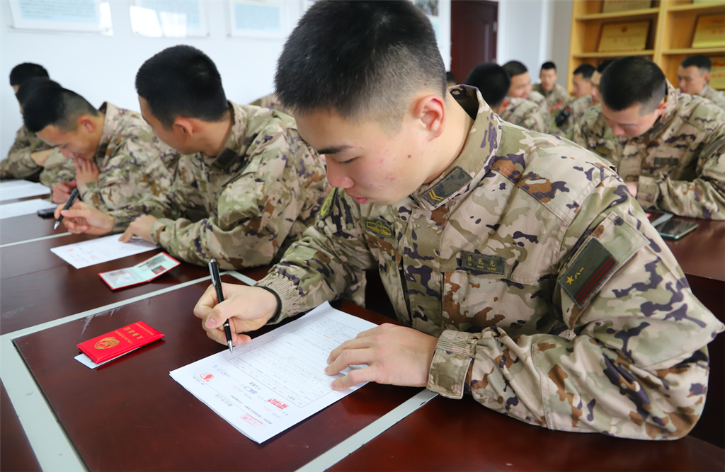 
上海胸科医院黄牛代挂号电话票贩子号贩子网上预约挂号,住院检查加快,为生命接力！血库告急，武警官兵无偿献血4万余毫升