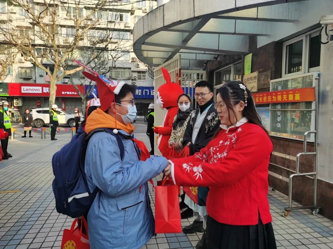 
首都医科大学附属北京同仁医院黄牛代挂号电话票贩子号贩子网上预约挂号,住院检查加快,“神兽”回归！宜川学子新学期“兔”飞猛进