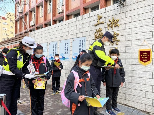 
南京脑科医院黄牛代挂号电话票贩子号贩子网上预约挂号,住院检查加快,“一校一方案”守护“平安路”，宝山交警全力护航开学季！