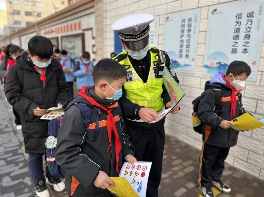 
南京脑科医院黄牛代挂号电话票贩子号贩子网上预约挂号,住院检查加快,“一校一方案”守护“平安路”，宝山交警全力护航开学季！