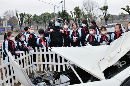 
南京脑科医院黄牛代挂号电话票贩子号贩子网上预约挂号,住院检查加快,“一校一方案”守护“平安路”，宝山交警全力护航开学季！