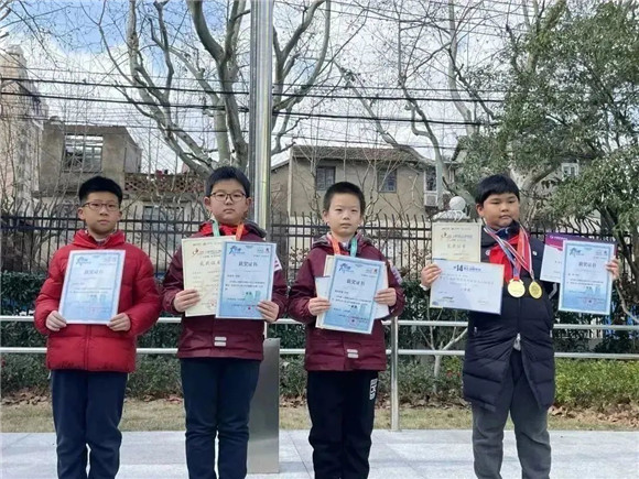 建平实验小学居家桥图片