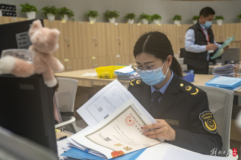 
南京各大医院黄牛代挂号电话票贩子号贩子网上预约挂号,住院检查加快,3.0版“窗口事务官”：简便高效，提供一条龙服务