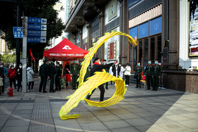 
北京大学第三医院黄牛代挂号电话票贩子号贩子网上预约挂号,住院检查加快,上海武警怎么在南京路搭起了红帐篷？