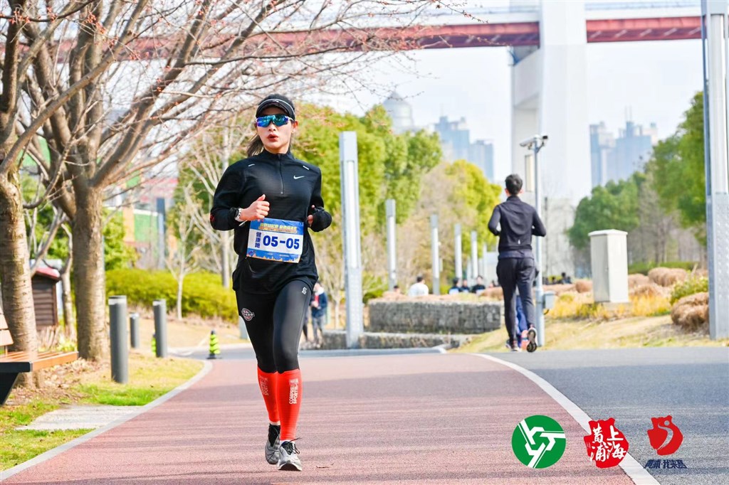 
杭州市一医院黄牛代挂号电话票贩子号贩子网上预约挂号,住院检查加快,“青春益起跑 奋进创未来”上海各界青年汇聚黄浦滨江“跑”出青春速度