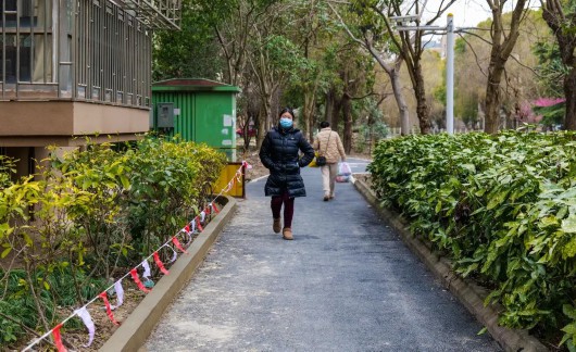 
上海各大医院黄牛代挂号电话票贩子号贩子网上预约挂号,住院检查加快,太阳能充电棚、新规划的车位、崭新的晾衣杆……旧房修缮充满融融暖意！