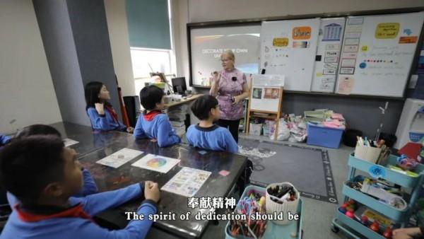 
天津眼科医院黄牛代挂号电话票贩子号贩子网上预约挂号,住院检查加快,戴安：中国发展教育，不仅要培养学生的国际视野，还要培养他们的劳动精神｜老外讲故事·另眼观盛会(60)