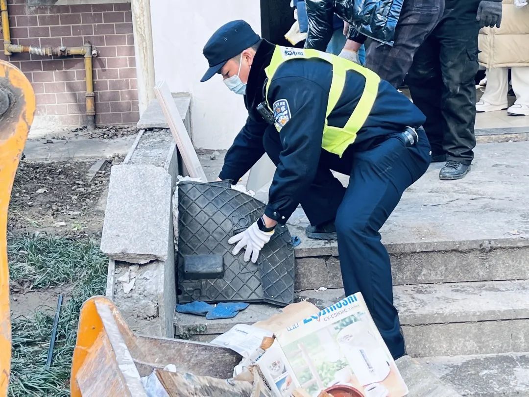 
北医六院黄牛代挂号电话票贩子号贩子网上预约挂号,住院检查加快,在弯腰、起身间 顾村镇将文明传播到每个角落