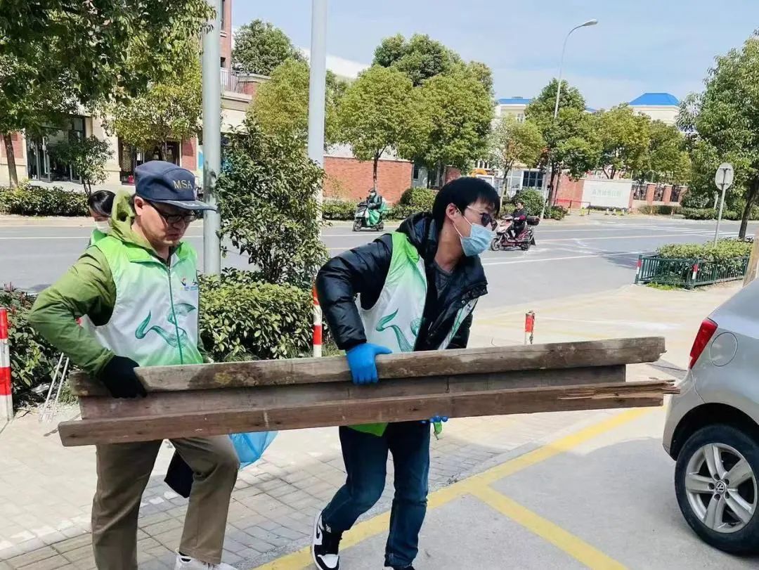 
北医六院黄牛代挂号电话票贩子号贩子网上预约挂号,住院检查加快,在弯腰、起身间 顾村镇将文明传播到每个角落