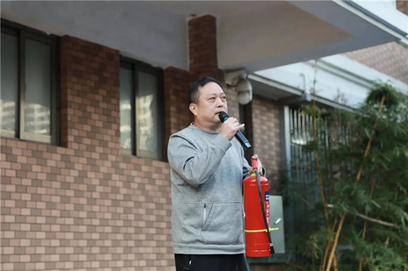 [浦东]建平西校:争做安全小卫士 文明校园共创建——安全教育周活动