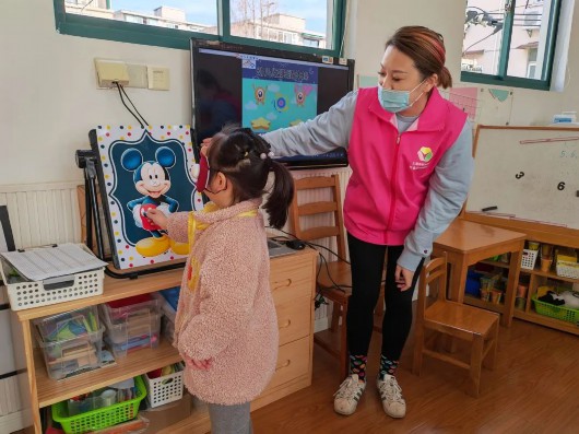 
西安西京医院黄牛代挂号电话票贩子号贩子网上预约挂号,住院检查加快,为儿童点亮“睛”彩！这个睦邻中心开启“睦邻健康联盟”共建活动